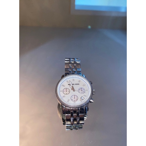 Mk Watch - Picture 2 of 5